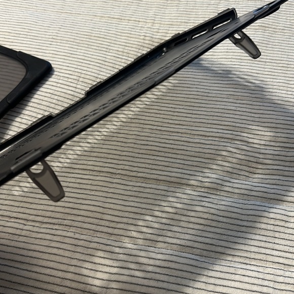 COPY - MacBook Pro 16 inch case - Picture 3 of 3